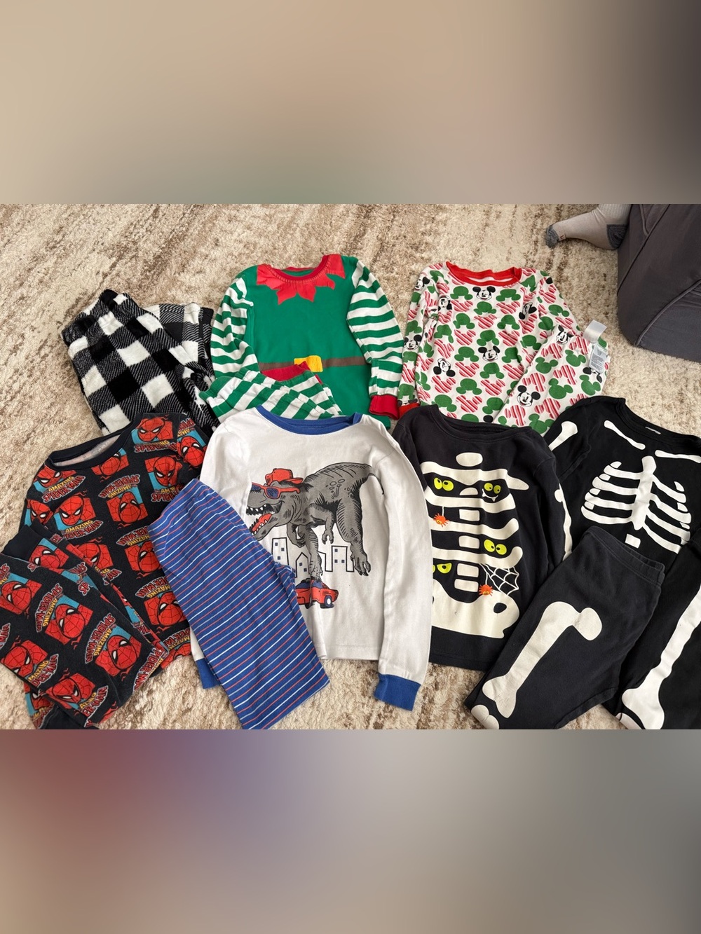 Kid pajama lot size 8